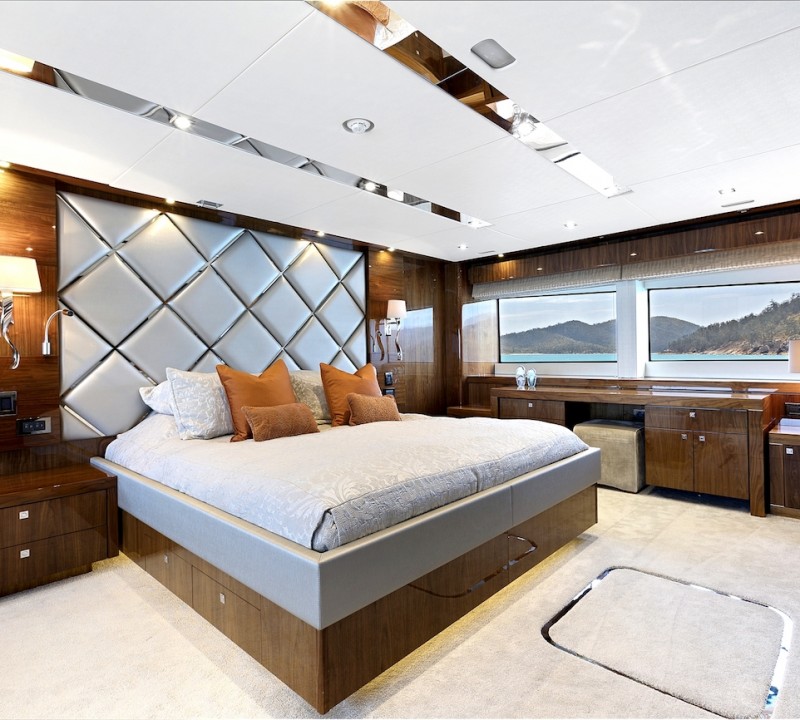 RASCAL Yacht Charter Details, Sunseeker CHARTERWORLD Luxury Superyachts